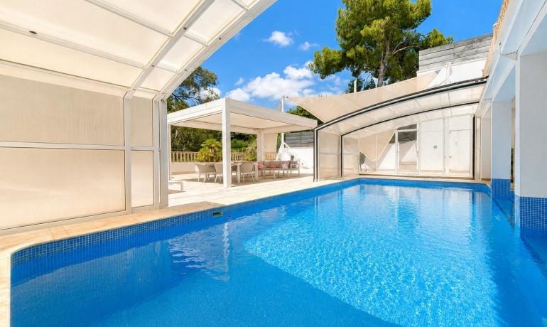Herverkoop - Villa -
Dehesa de campoamor - Campoamor
