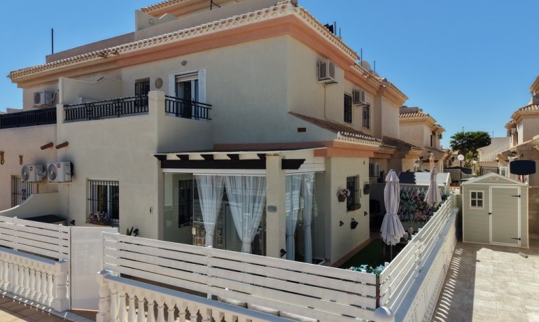 Sale - House -
Orihuela Costa - Playa Flamenca