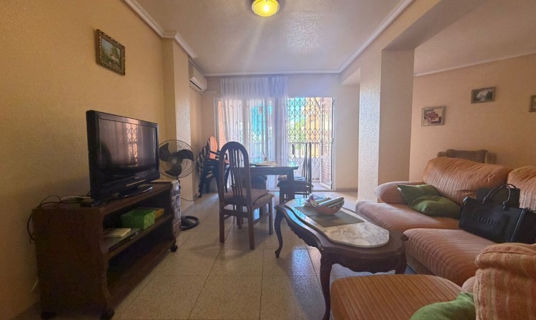 Sale - Apartment / Flat -
Torrevieja Centro - Torrevieja