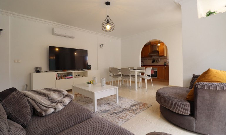Sale - Villa -
Los Montesinos - La Herrada