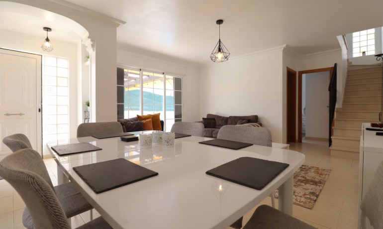 Sale - Villa -
Los Montesinos - La Herrada