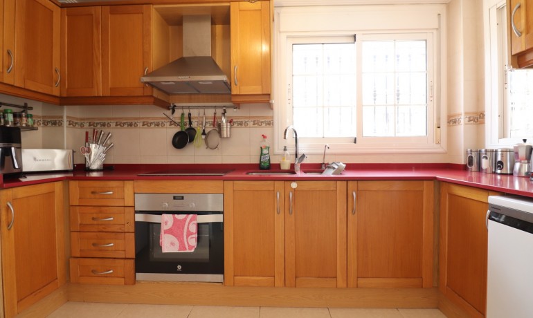 Sale - Villa -
Los Montesinos - La Herrada