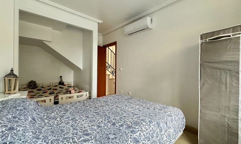 Sale - Villa -
Los Montesinos - La Herrada