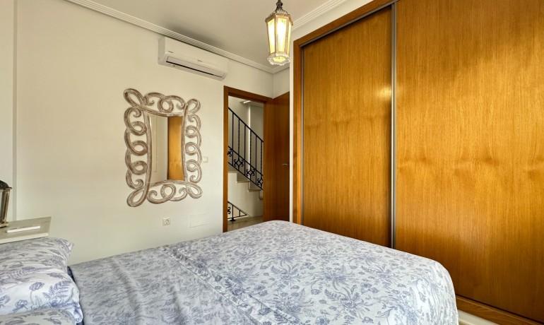 Sale - Villa -
Los Montesinos - La Herrada