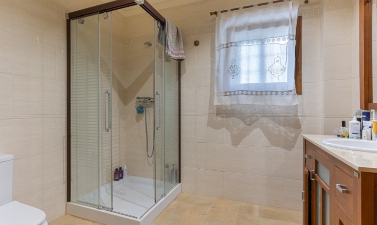 Sale - Villa -
Los Montesinos - La Herrada
