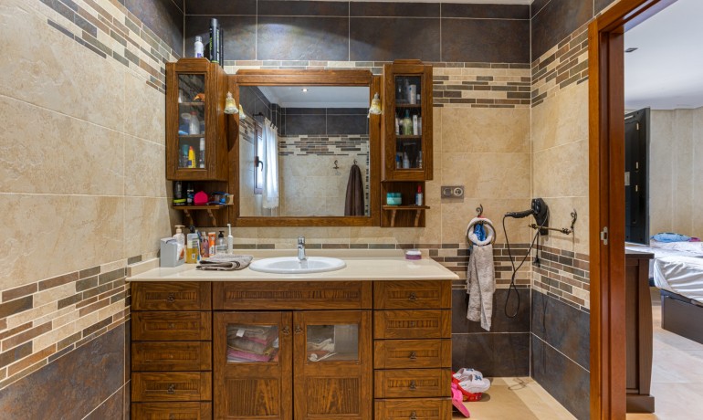 Sale - Villa -
Los Montesinos - La Herrada