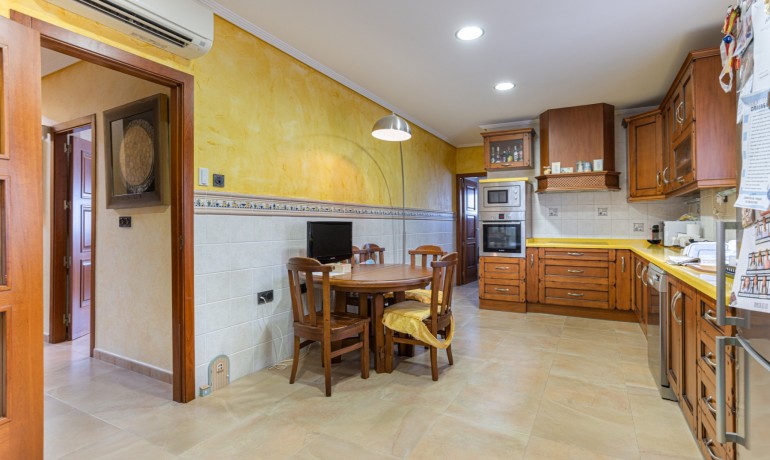 Sale - Villa -
Los Montesinos - La Herrada