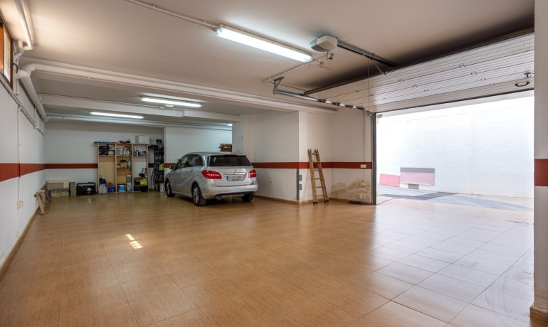 Sale - Villa -
Los Montesinos - La Herrada