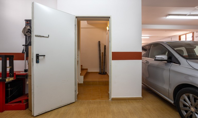 Sale - Villa -
Los Montesinos - La Herrada