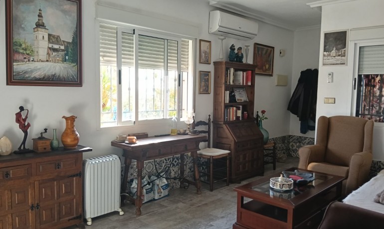 Sale - Apartment / Flat -
Los Montesinos - La Herrada