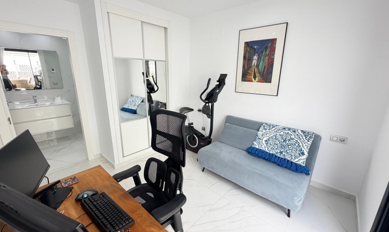 Sale - Villa -
Los Montesinos - La Herrada