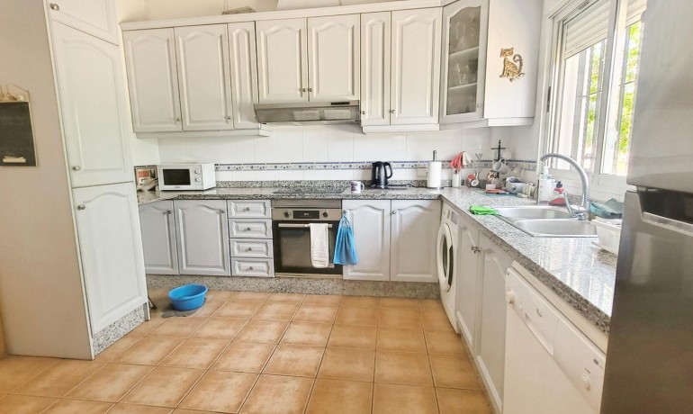 Sale - Finca / Country Property -
Hondon - Hondon de Las Nieves