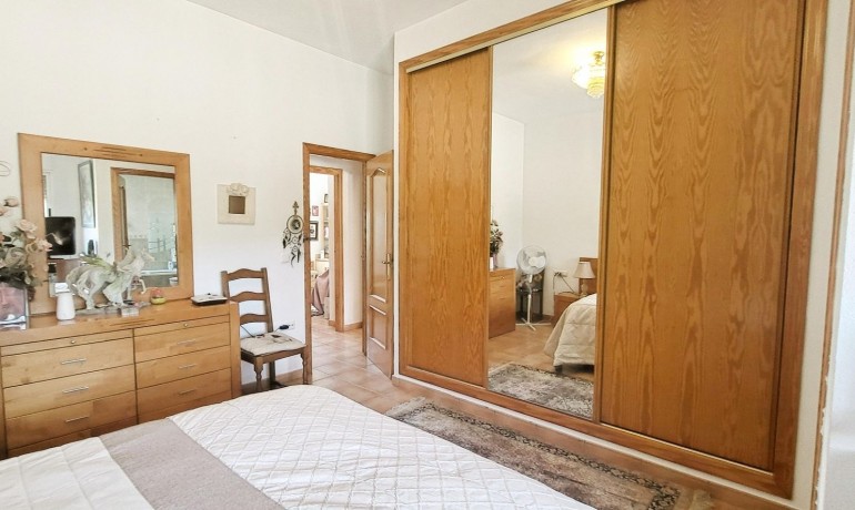 Sale - Finca / Country Property -
Hondon - Hondon de Las Nieves