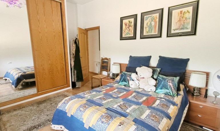 Sale - Finca / Country Property -
Hondon - Hondon de Las Nieves