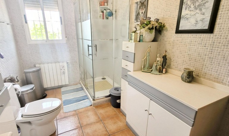 Sale - Finca / Country Property -
Hondon - Hondon de Las Nieves