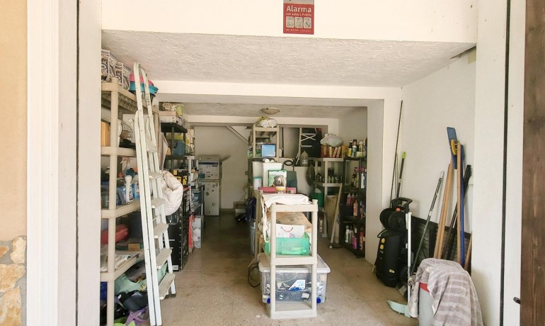 Sale - Finca / Country Property -
Hondon - Hondon de Las Nieves
