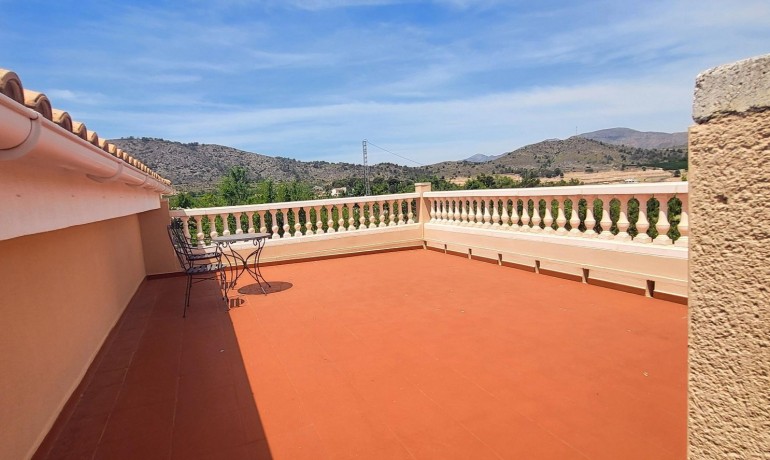 Sale - Finca / Country Property -
Hondon - Hondon de Las Nieves