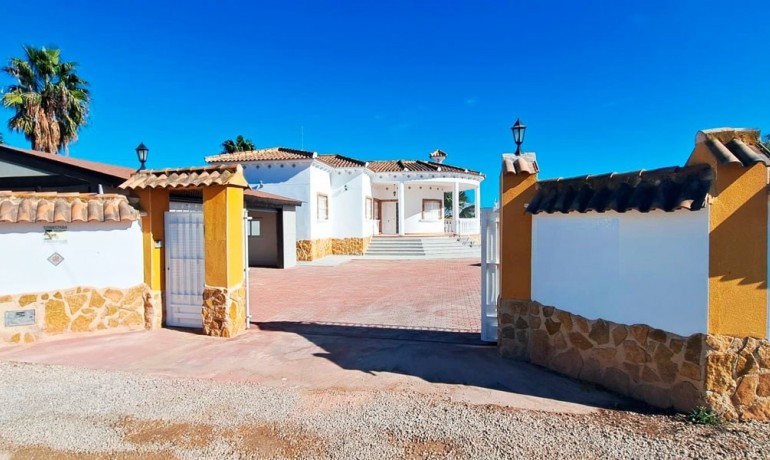 Sale - Finca / Country Property -
Catral - Catral - Country