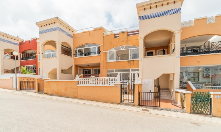Venta - Apartamento / piso -
Orihuela Costa