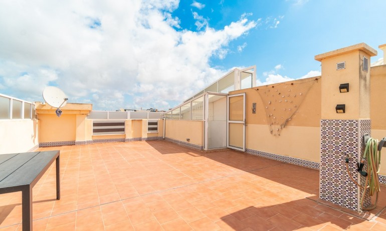 Venta - Apartamento / piso -
Orihuela Costa
