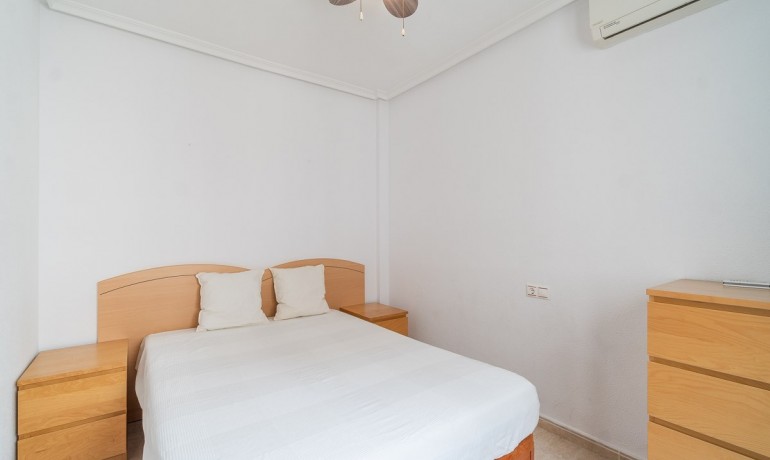 Venta - Apartamento / piso -
Orihuela Costa