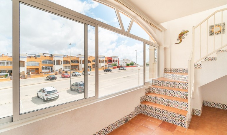 Venta - Apartamento / piso -
Orihuela Costa