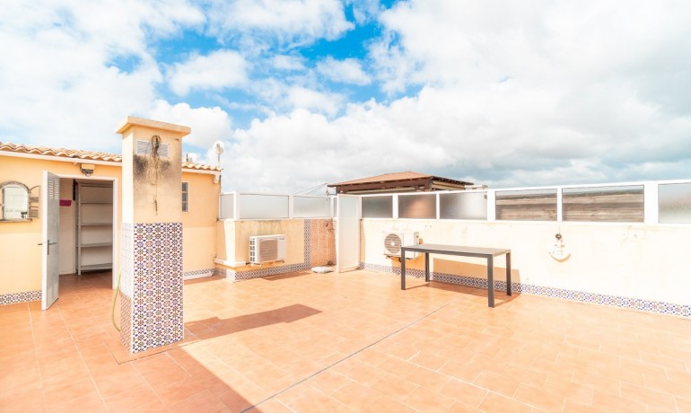 Venta - Apartamento / piso -
Orihuela Costa