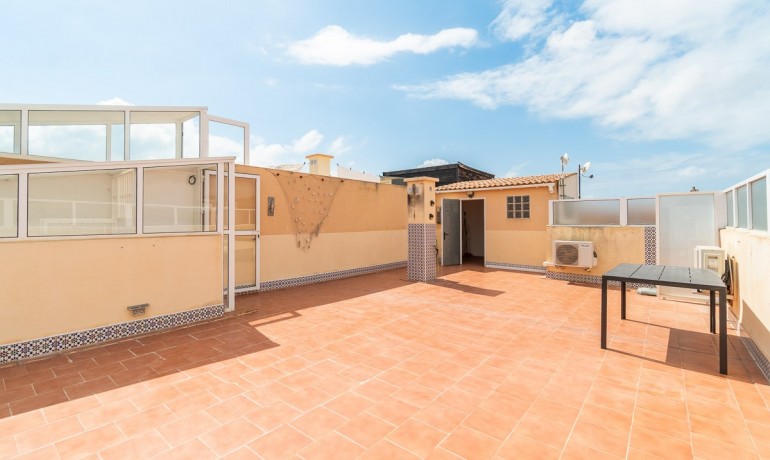 Venta - Apartamento / piso -
Orihuela Costa