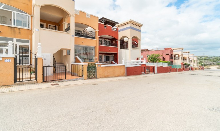 Venta - Apartamento / piso -
Orihuela Costa