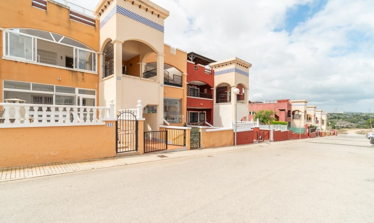 Venta - Apartamento / piso -
Orihuela Costa