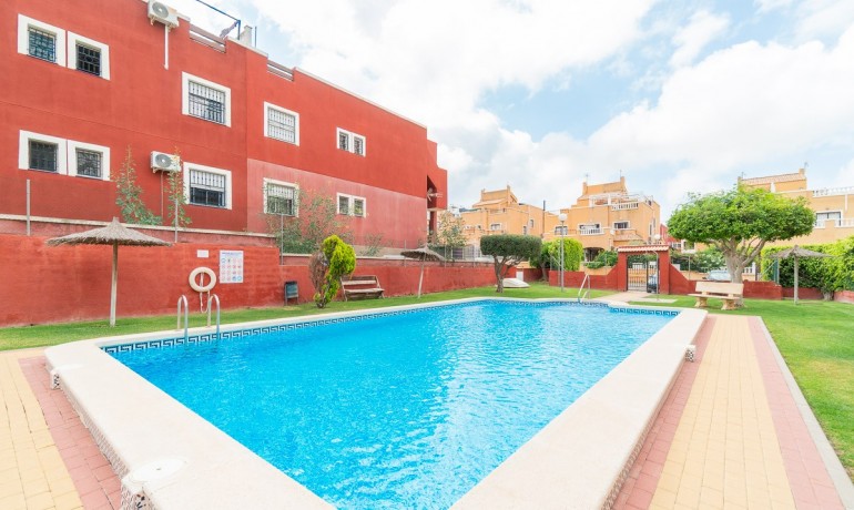 Venta - Apartamento / piso -
Orihuela Costa