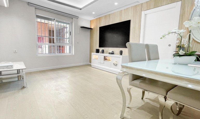 Sale - Apartment / Flat -
Torrevieja* - Parque las naciones