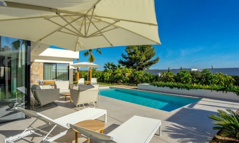 Sale - Villa -
Orihuela* - Las Colinas Golf