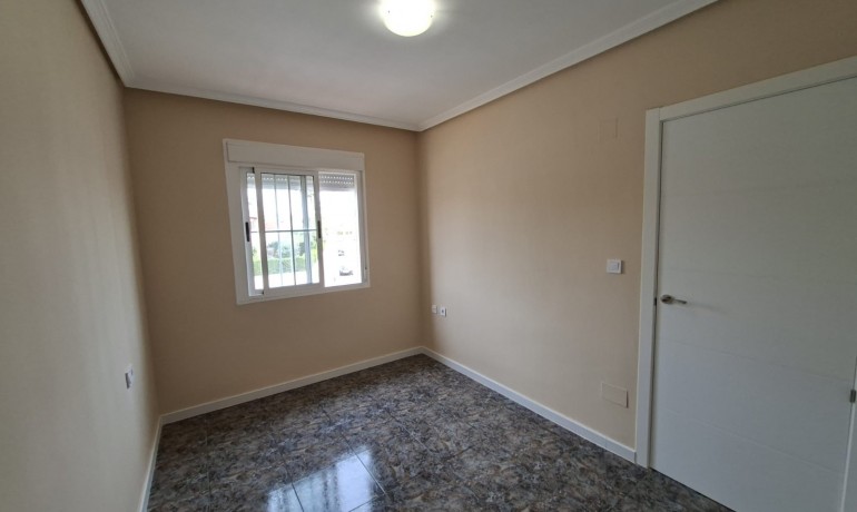 Sale - Apartment / Flat -
Orihuela Costa - Punta Prima