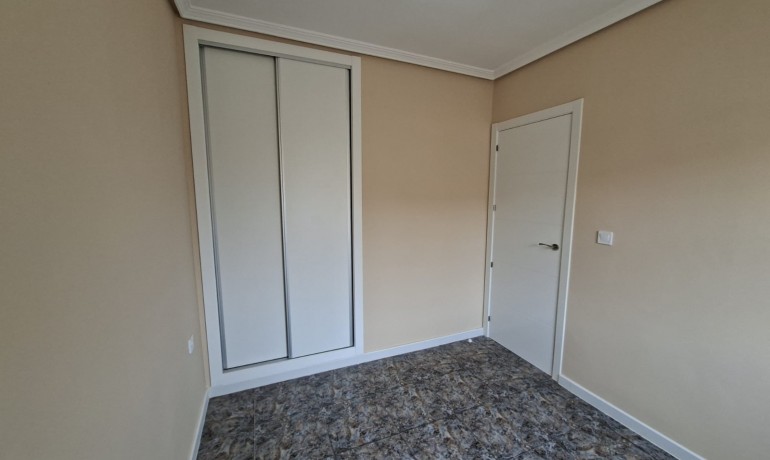 Sale - Apartment / Flat -
Orihuela Costa - Punta Prima