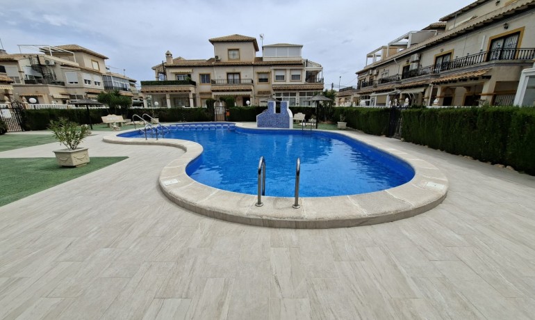Sale - Apartment / Flat -
Orihuela Costa - Punta Prima
