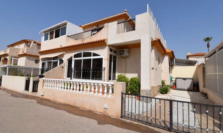 Sale - House -
Orihuela Costa - Playa Flamenca