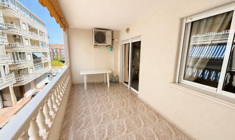 Sale - Apartment / Flat -
Torrevieja* - Playa del cura