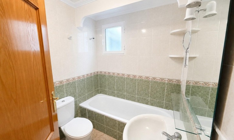Sale - Apartment / Flat -
Torrevieja* - Playa del cura