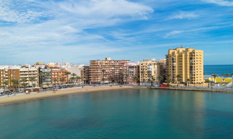 Sale - Apartment / Flat -
Torrevieja* - Playa del cura
