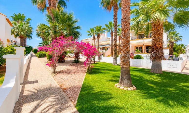 Sale - Apartment / Flat -
Orihuela Costa - Los Dolses