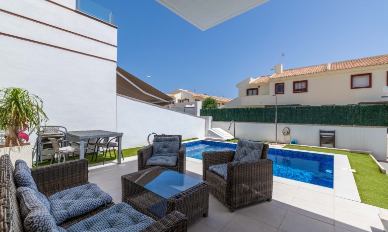 Sale - Villa -
Ciudad Quesada - Ciudad Quesada - Town