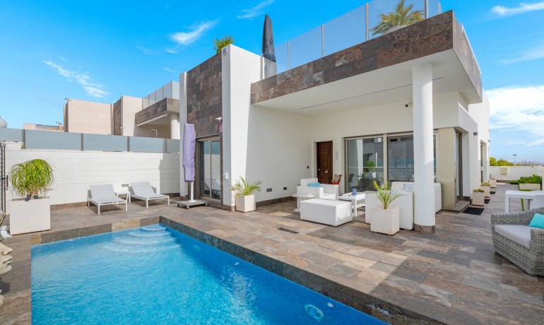 Sale - Villa -
Orihuela Costa* - Villamartín