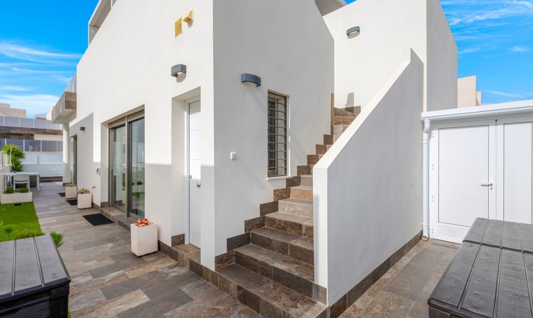 Sale - Villa -
Orihuela Costa* - Villamartín