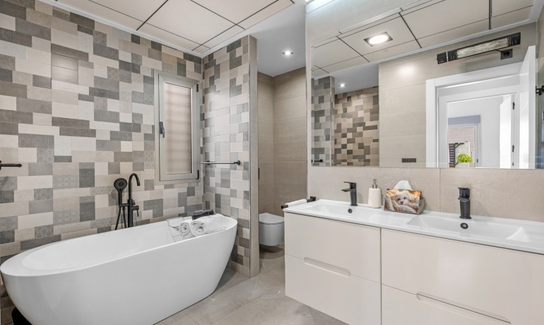 Sale - Villa -
Orihuela Costa* - Villamartín