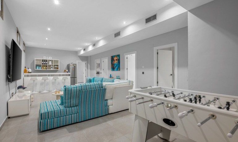 Sale - Villa -
Orihuela Costa* - Villamartín