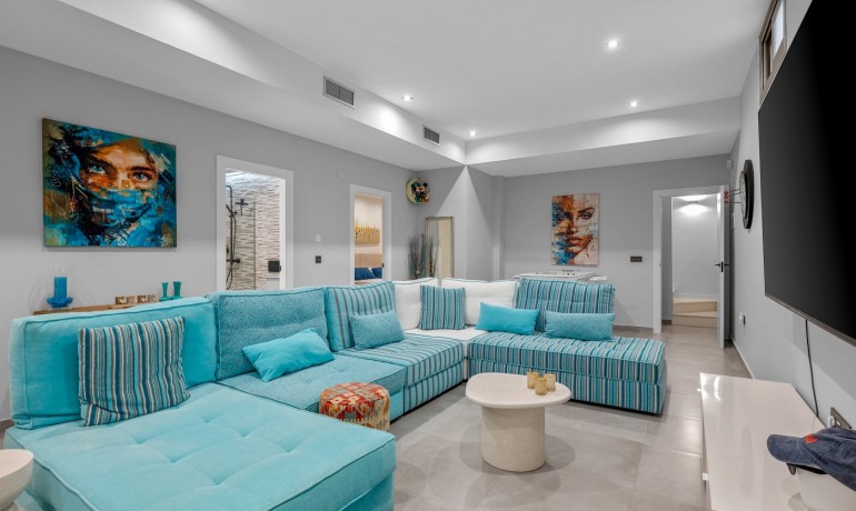 Sale - Villa -
Orihuela Costa* - Villamartín