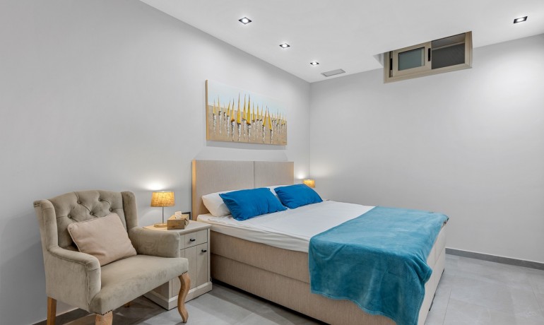 Sale - Villa -
Orihuela Costa* - Villamartín
