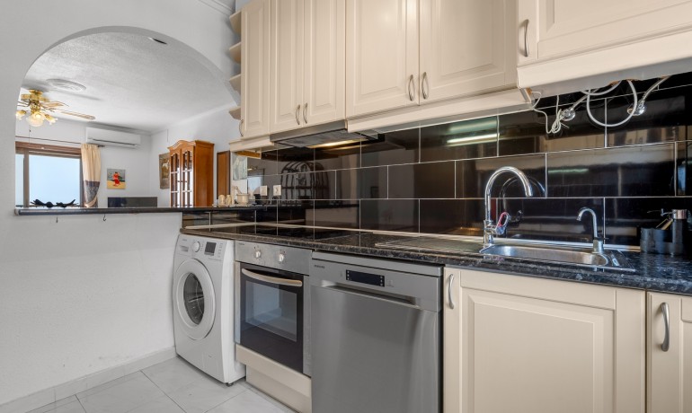 Sale - Apartment / Flat -
Torrevieja - Torrevieja - Aguas Nuevas