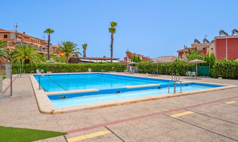Sale - Apartment / Flat -
Torrevieja - Torrevieja - Aguas Nuevas